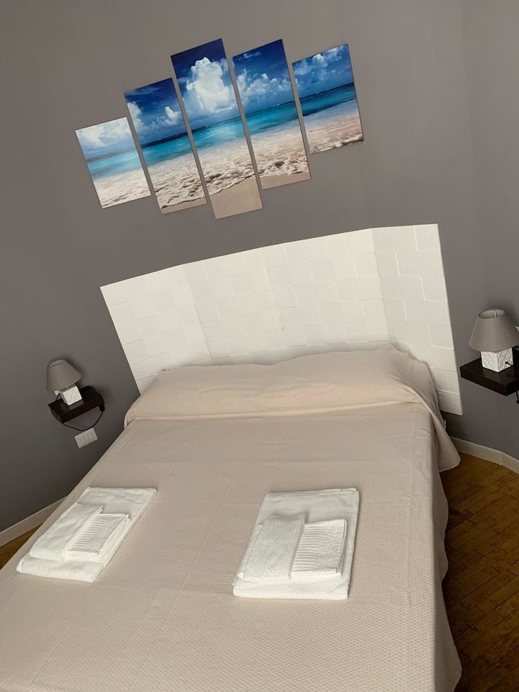 Domus Regia Basic Double Room, 1 Large Twin Bed