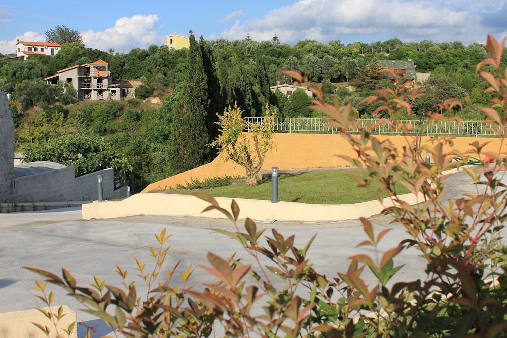 Villa Malvasio Pool and Jacuzzi Room Sassari Luxury Double Room, 1 Bedroom, Hot Tub, Garden View 7