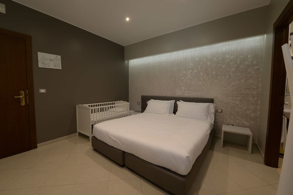 Imperiali Hotel Standard Double or Twin Room 8