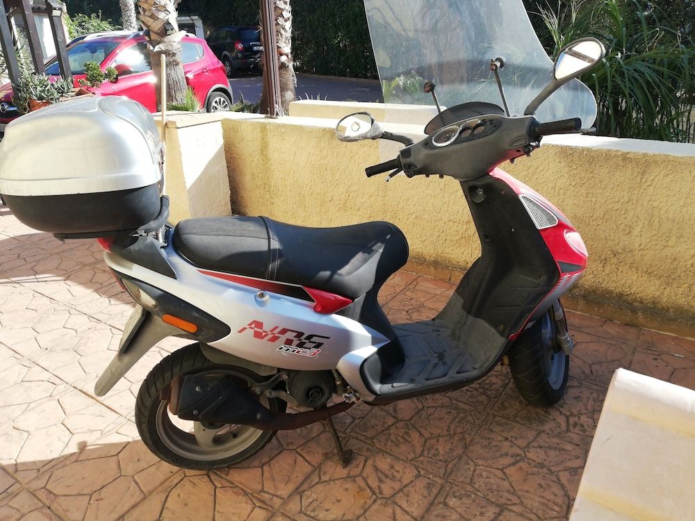 Scooter/Moped