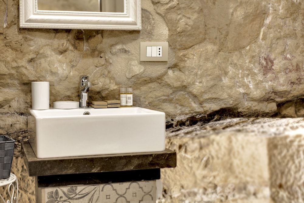 Sabbinirica Classic Double Room 8