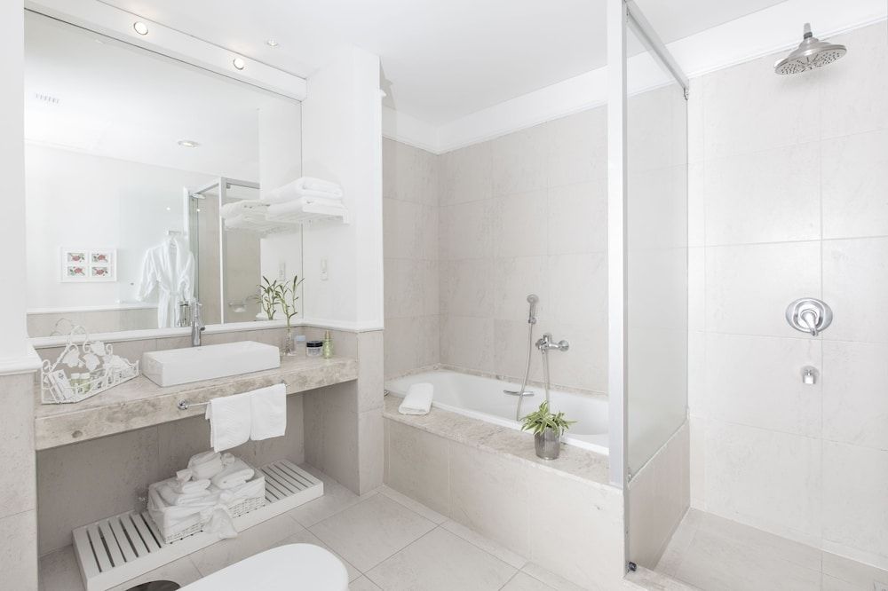 La Mision Hotel Boutique Room, 1 King Bed (Corporate Flat) 3