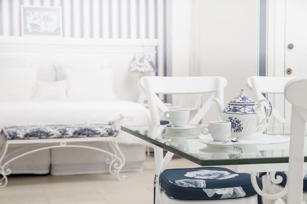 La Mision Hotel Boutique Senior Double Room, 1 King Bed 2