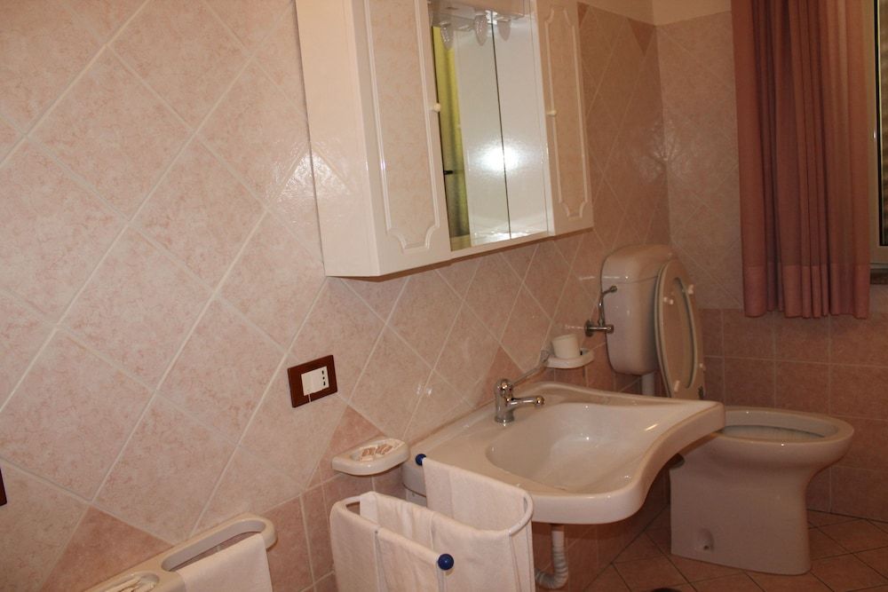 Ristorante Hotel Avvenire Quadruple Room 4