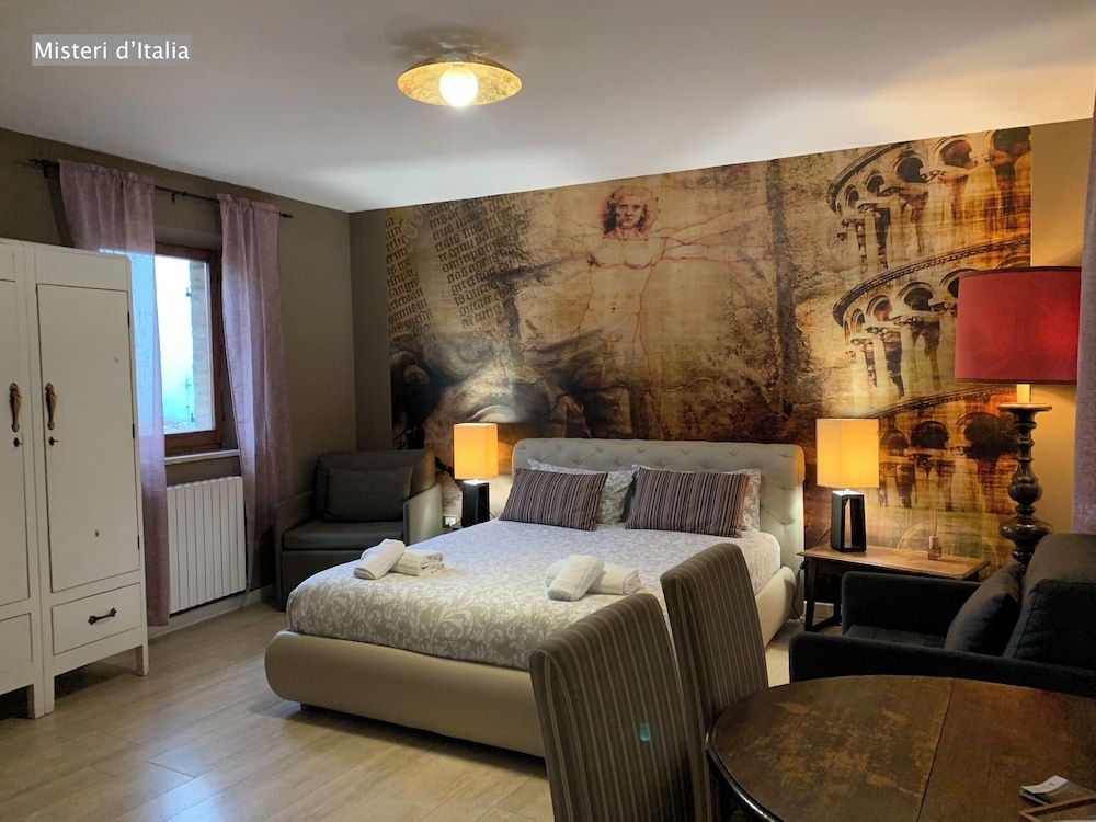 B&B Albornoz Deluxe Quadruple Room, City View 9