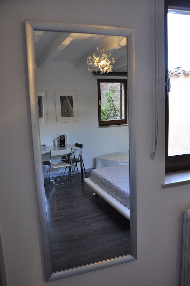 B&B Albornoz Triple Room, City View 14