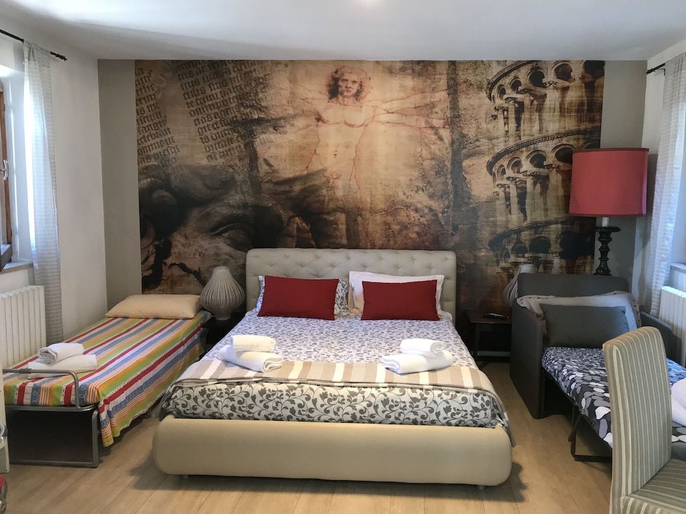 B&B Albornoz Deluxe Quadruple Room, City View 6