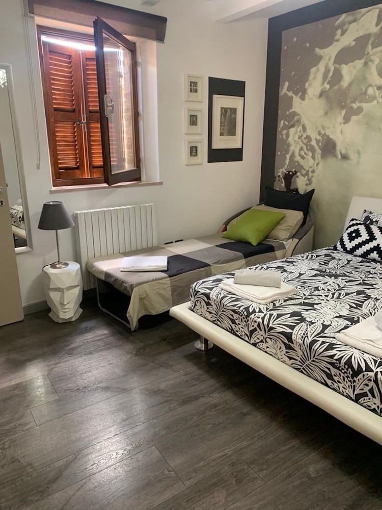 B&B Albornoz Triple Room, City View 3