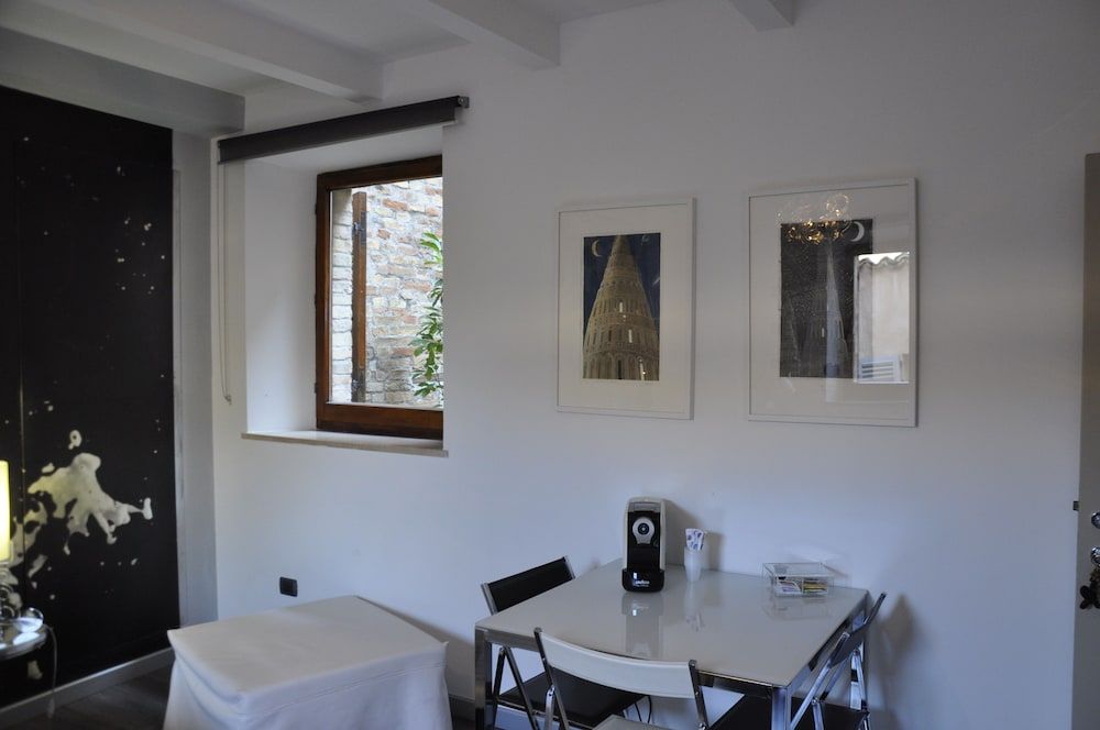 B&B Albornoz Triple Room, City View 13