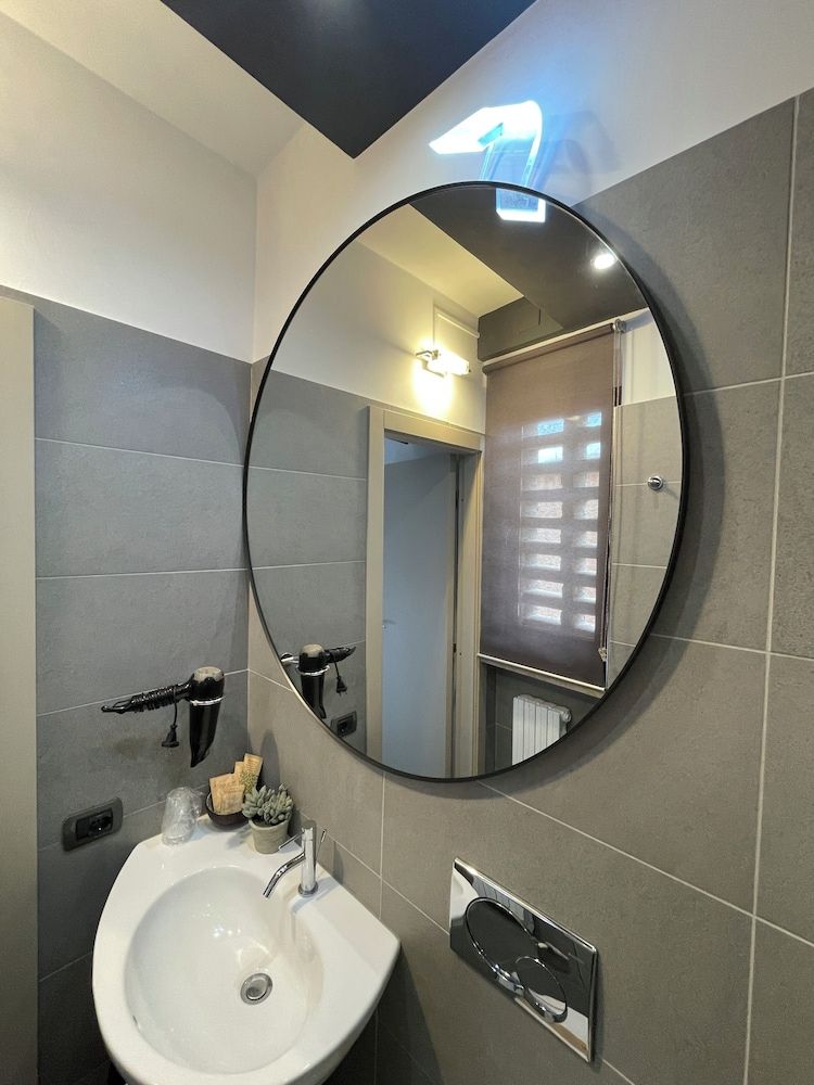 B&B Albornoz Triple Room, City View 6