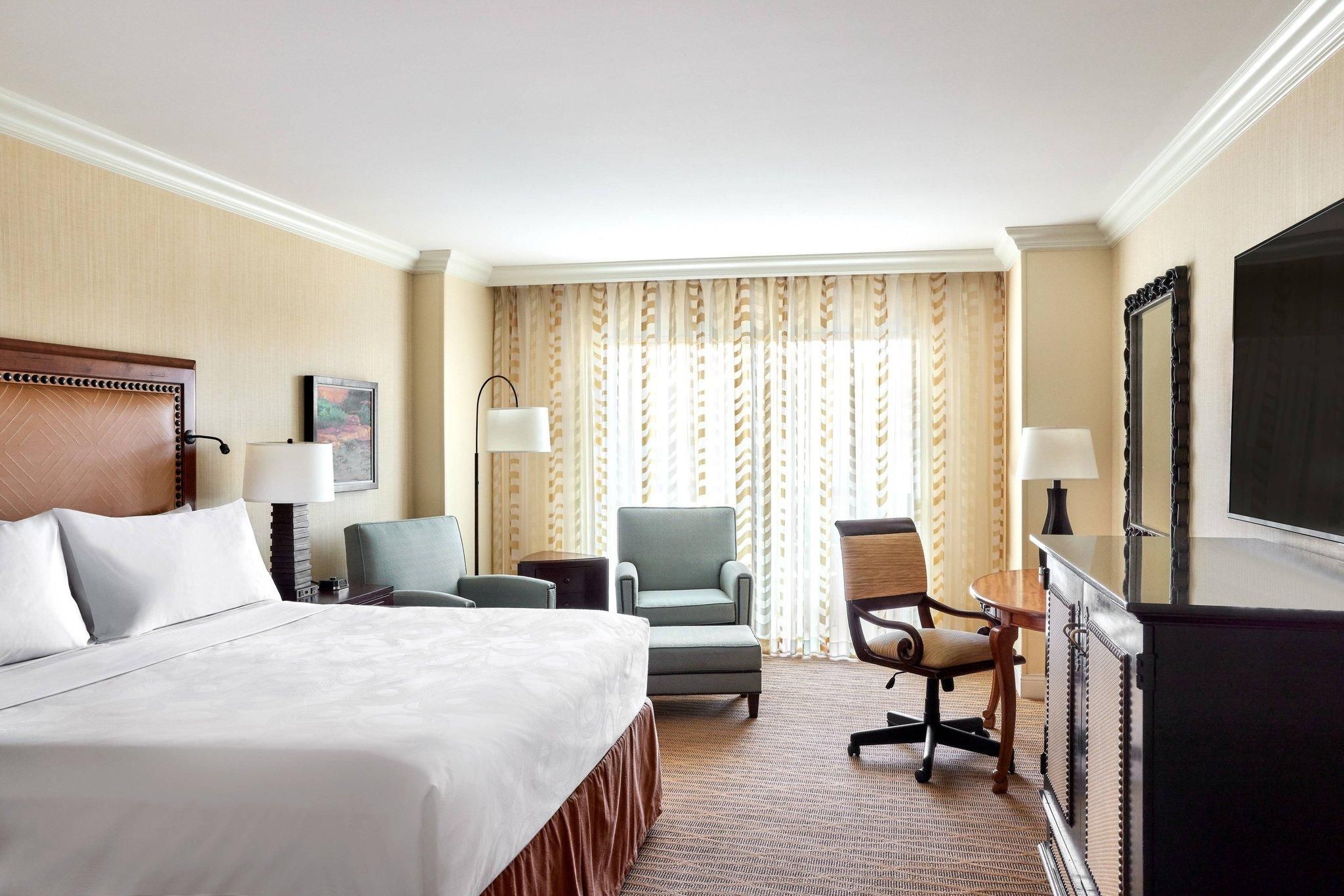 Patio Fire Pit - 1 King, Guest room, 1 King, Resort view, Fire Pit, Patio