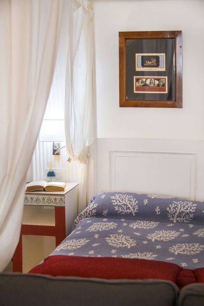Villa Patrizi Deluxe Studio Suite, 1 Bedroom, Courtyard View 4