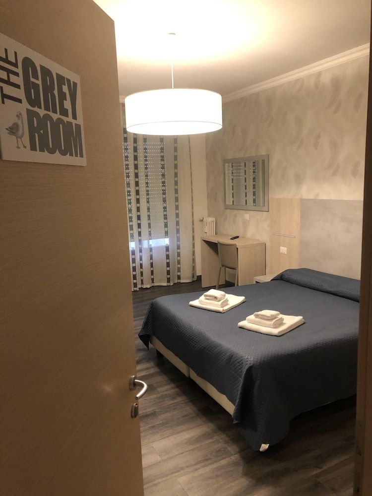 undefined The Colours of Rome 4