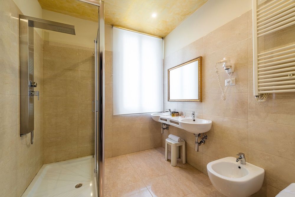 Ca Maria Callas Superior Room, Canal View 9