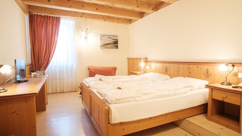 DOUBLE ROOM WITHOUT BALCONY