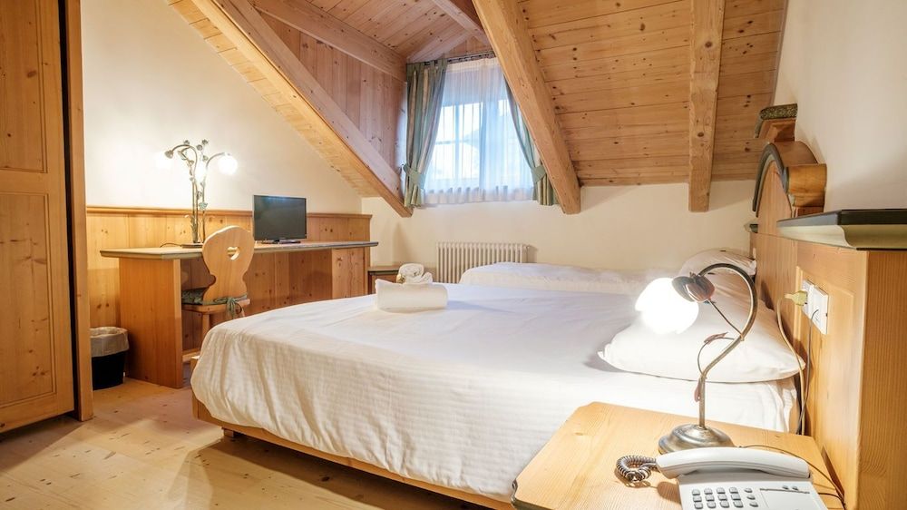 TRIPLE ROOM WITHOUT BALCONY