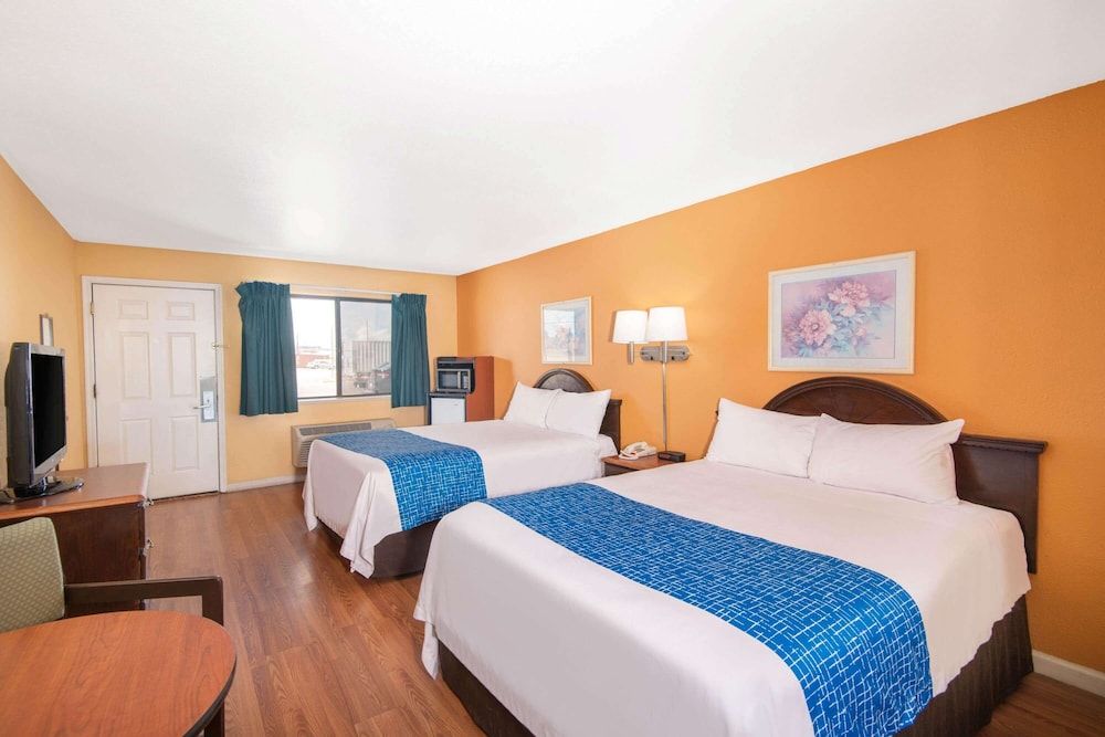 Room, 2 Queen Beds, Non Smoking