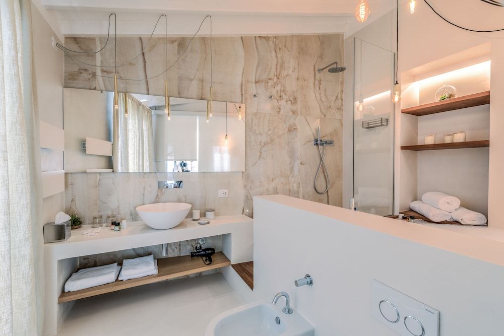 Il Sogno di Manarola by The First Honeymoon Suite, Jetted Tub 20