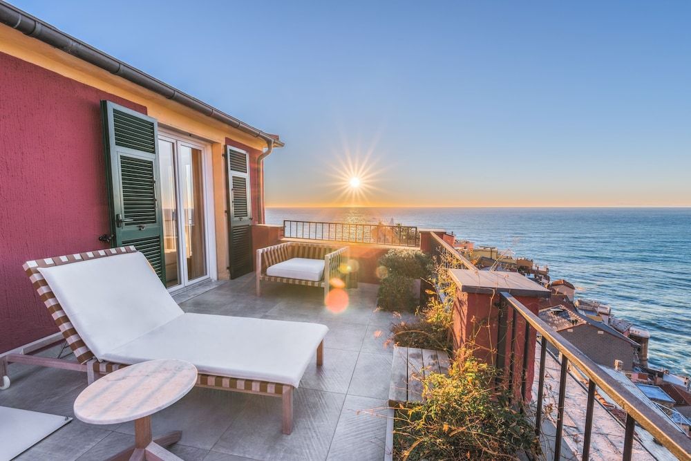 Il Sogno di Manarola by The First Honeymoon Suite, Jetted Tub 13