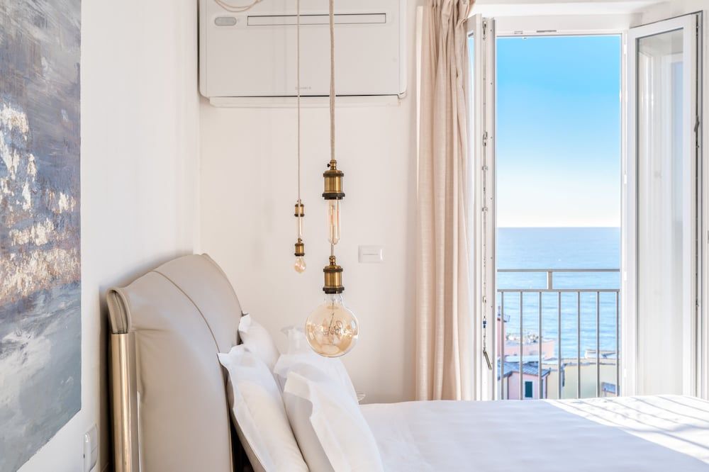 Il Sogno di Manarola by The First Honeymoon Suite, Jetted Tub 6