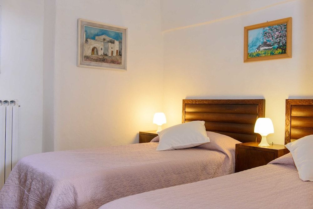 Romantic Apartment, 2 Bedrooms, Garden View
