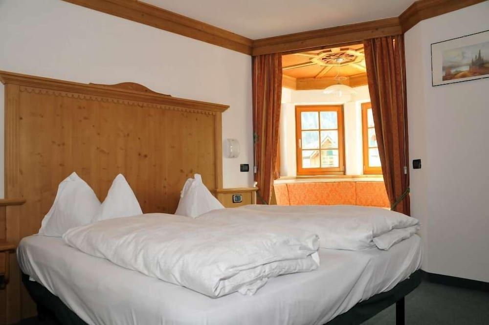 Classic Double or Twin Room, Mountain View