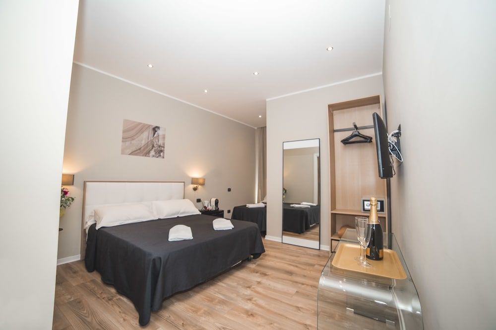 Trevi Portrait Standard Room, 1 Queen Bed 13