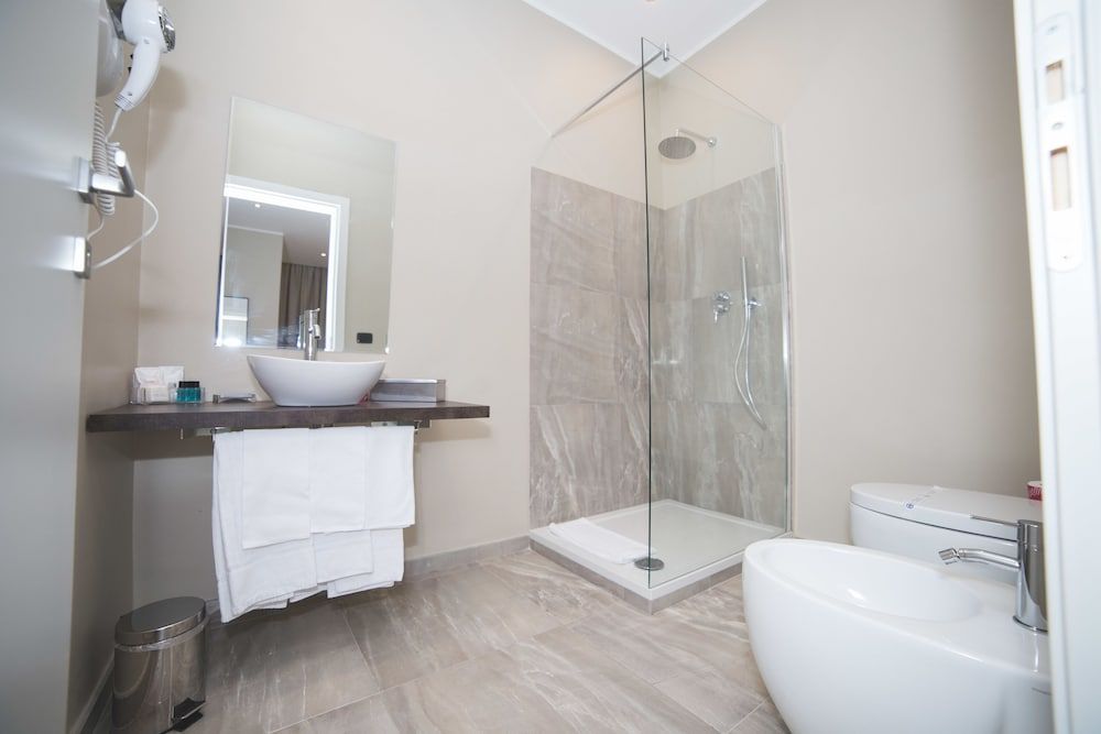 Trevi Portrait Standard Room, 1 Queen Bed 15