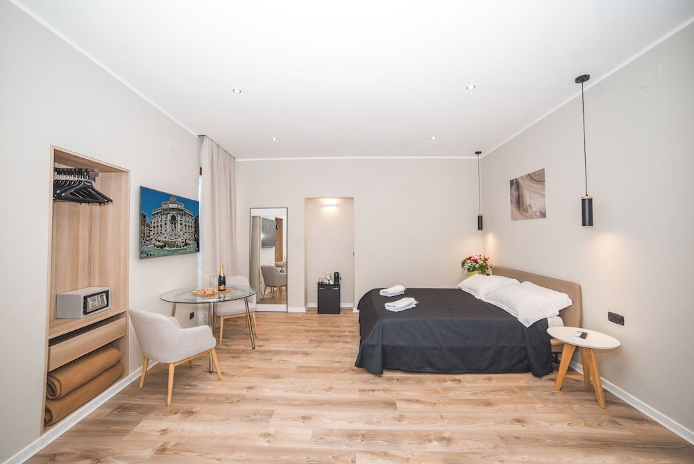 Trevi Portrait Standard Room, 1 Queen Bed 2