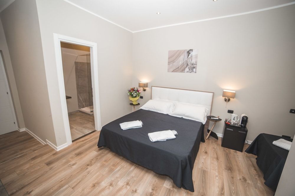 Trevi Portrait Standard Room, 1 Queen Bed 12