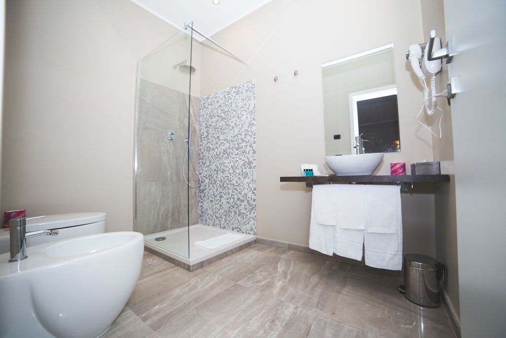 Trevi Portrait Standard Room, 1 Queen Bed 22