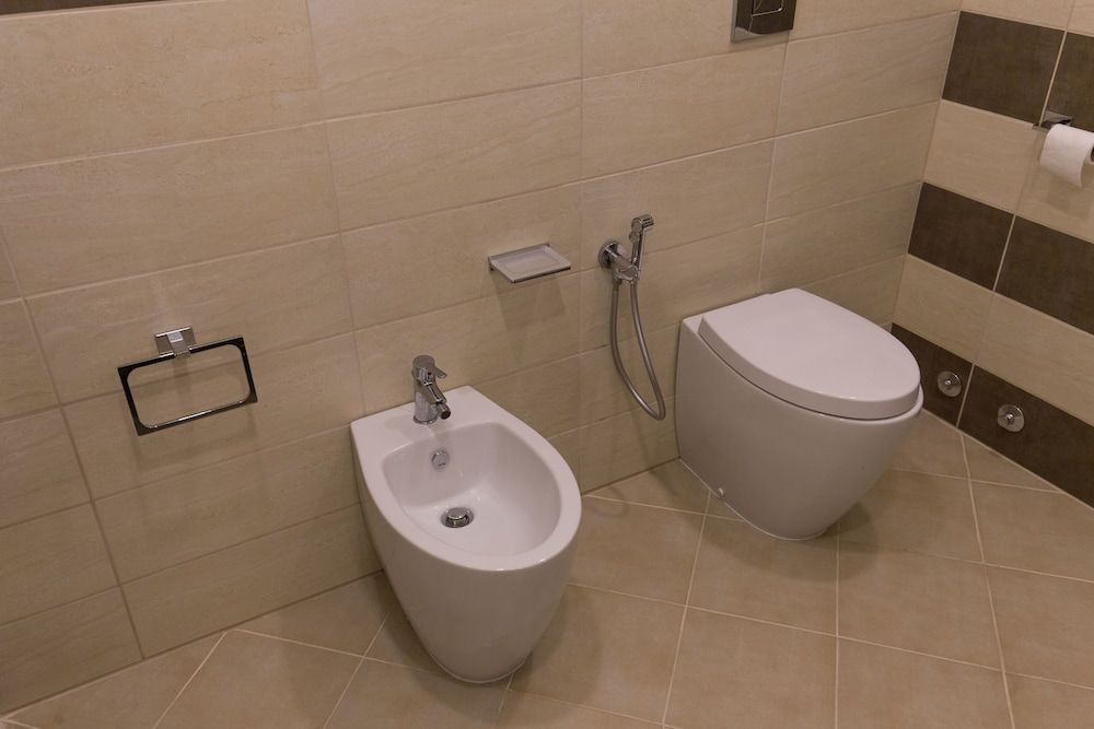 Savoy Riviera Traditional Triple Room, City View 11