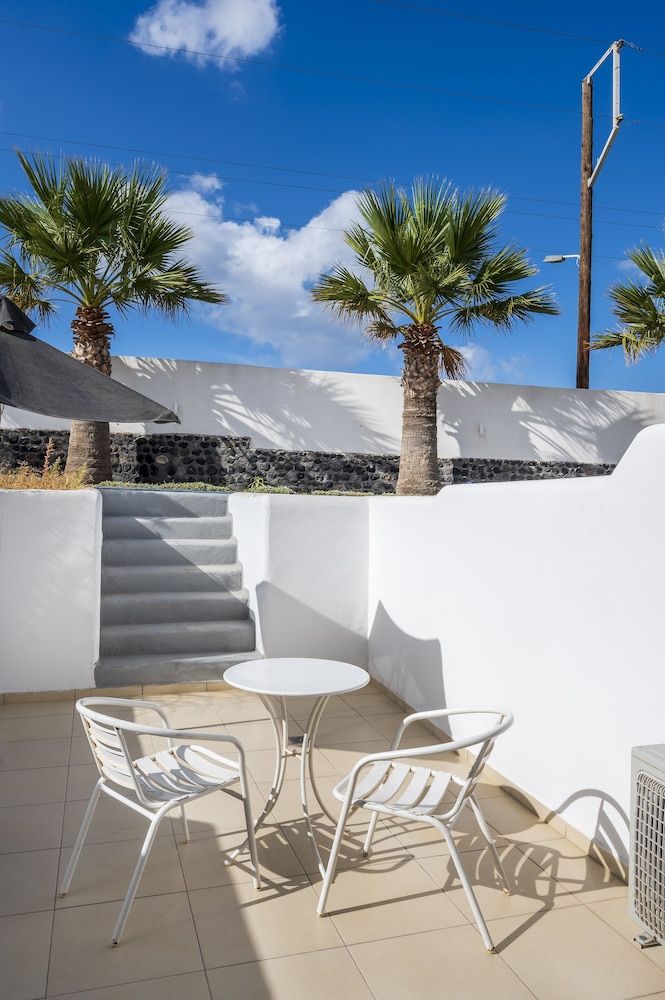 Smy Mediterranean White Santorini Standard Room 4