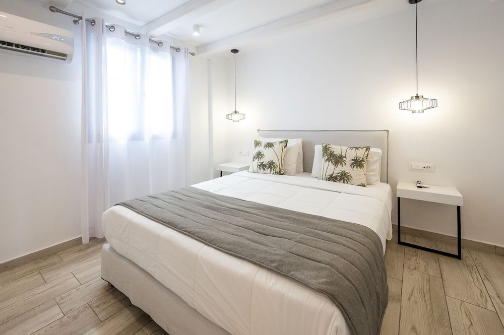 undefined Smy Mediterranean White Santorini 3