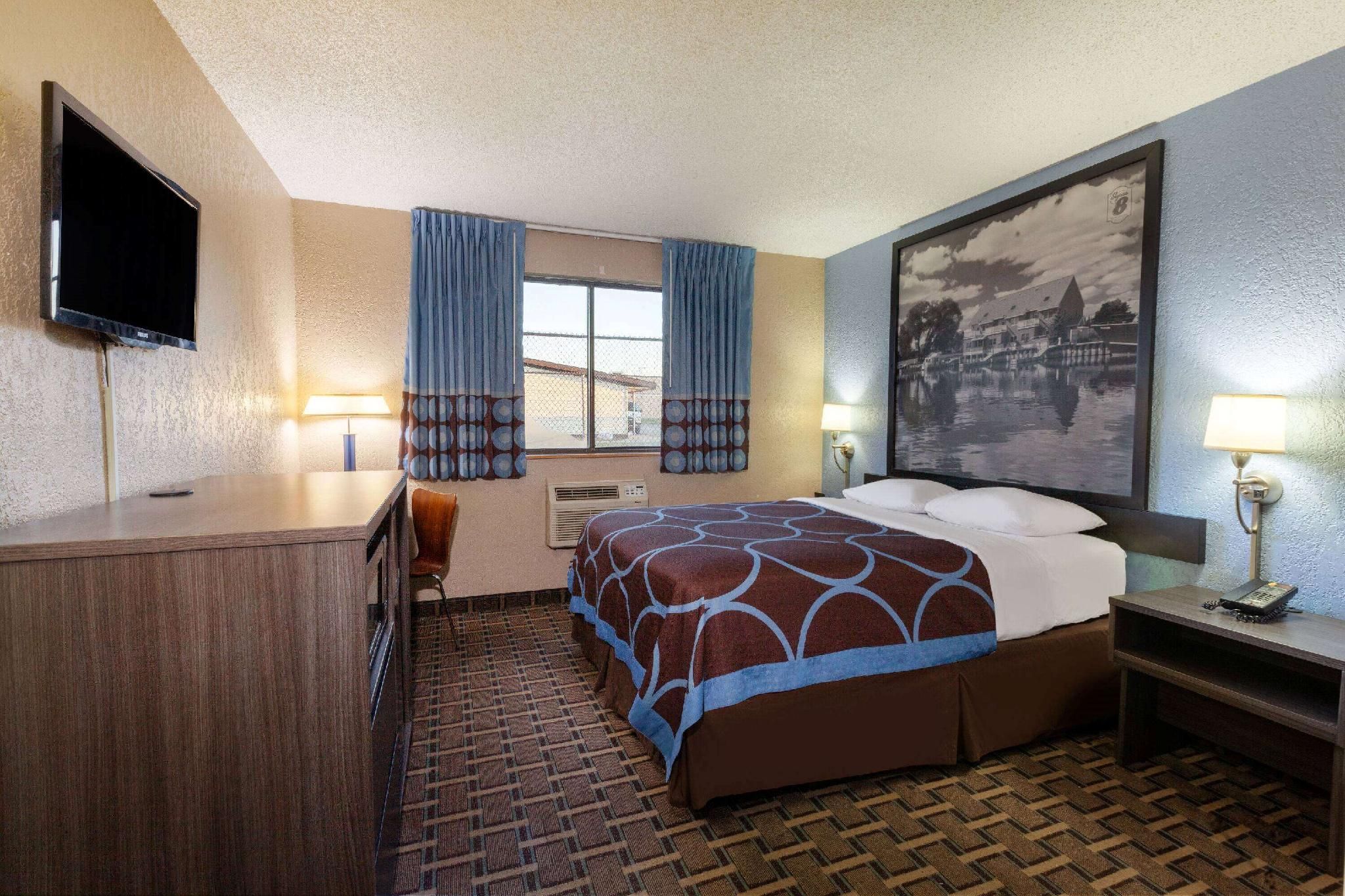 1 Queen Bed Non-Smoking