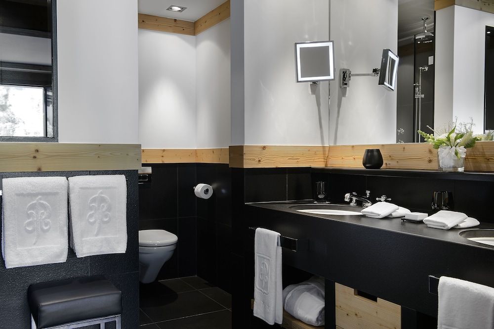 Park Gstaad Deluxe Premium Room Mountain View 3