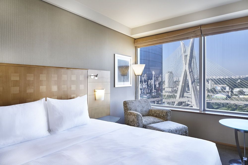Executive Room, 1 King Bed, Business Lounge Access