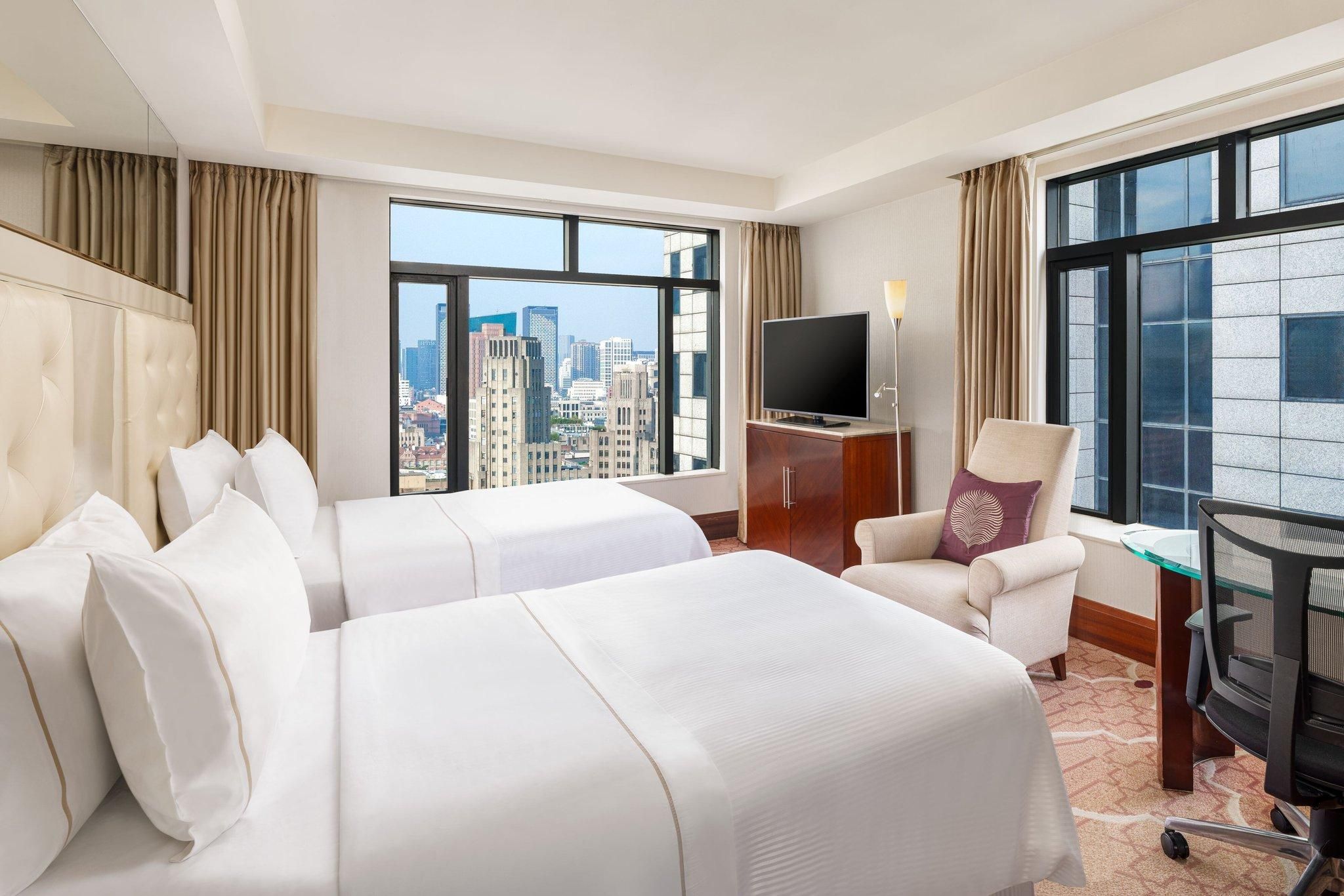 Guest Room, 2 Twin, City View