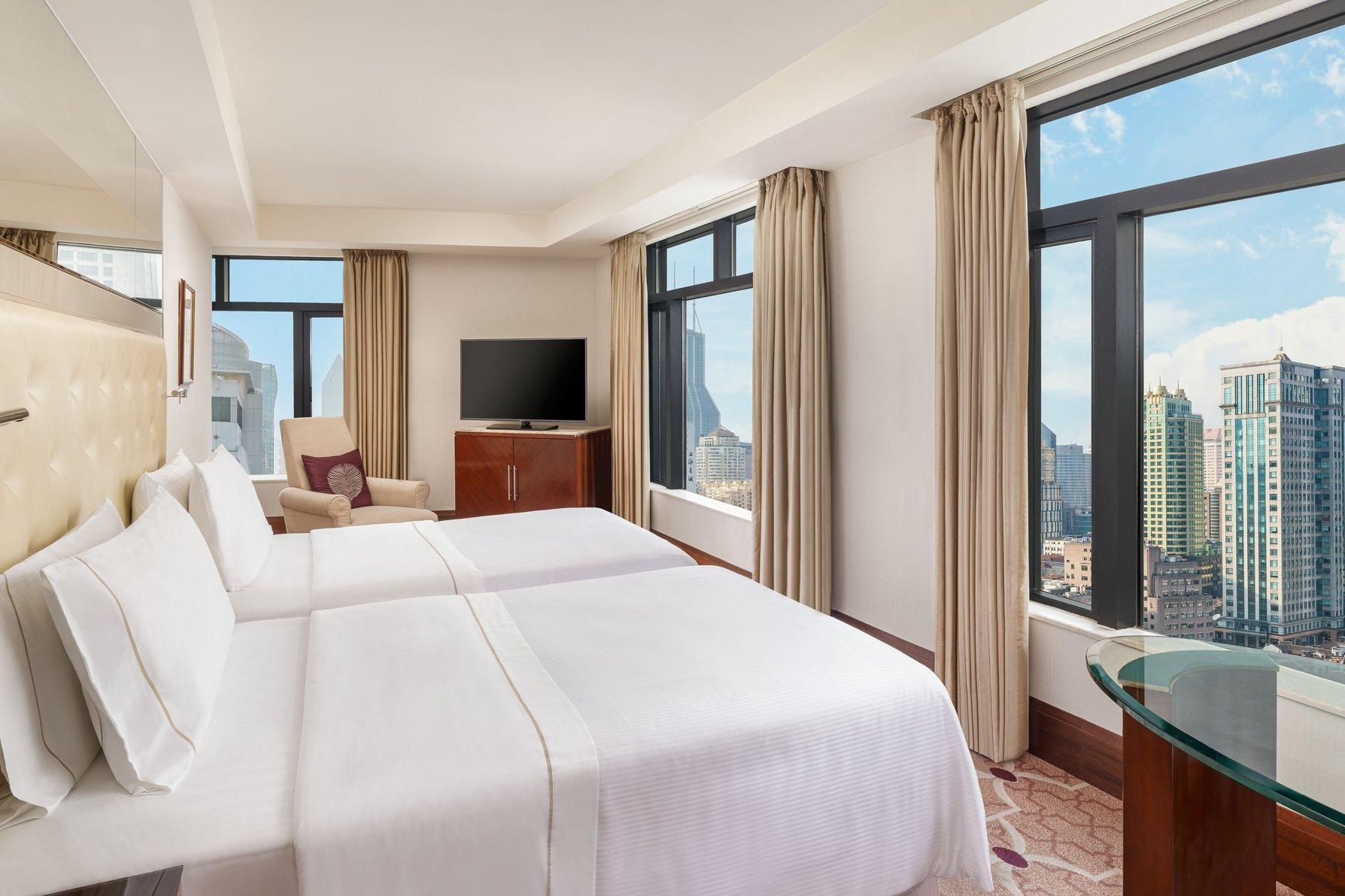 Guest Room, 2 Twin, City View