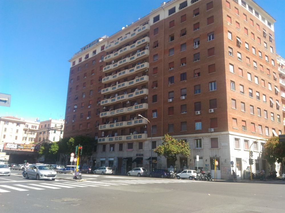 undefined B&B Easy 6