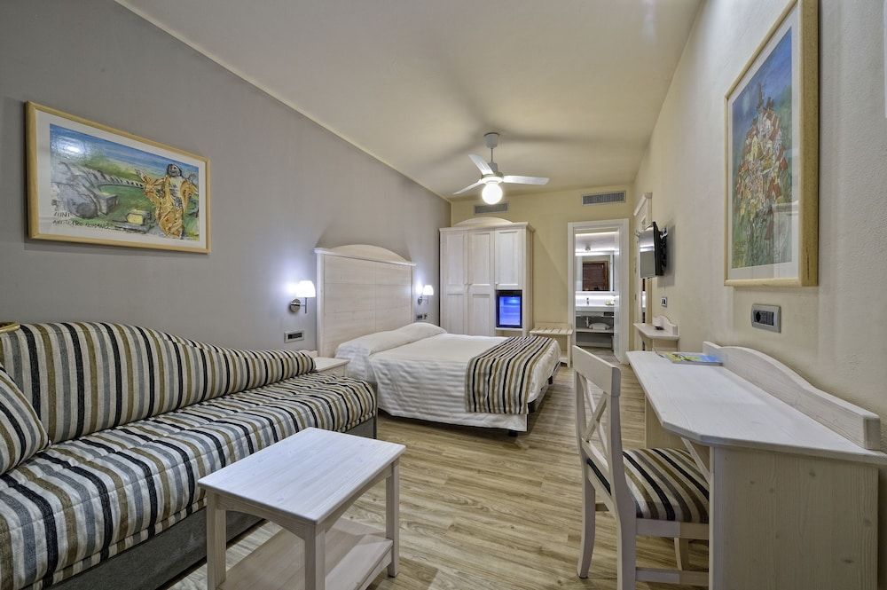 Deluxe Double Room, Garden View