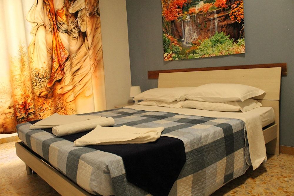 Hotel Orbis Basic Double Room, 1 Bedroom, Shared Bathroom 6