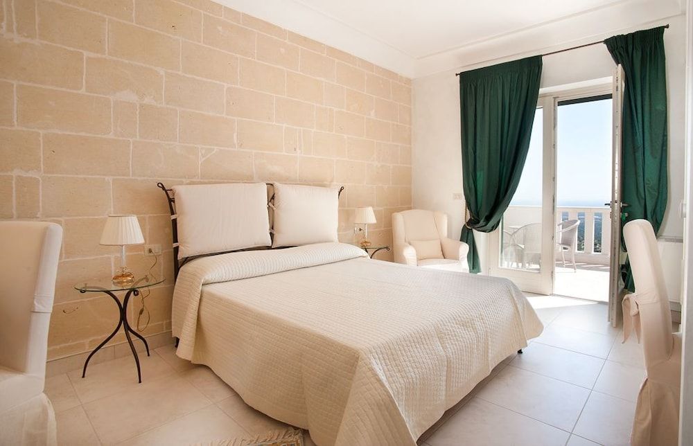 Al Mirador Resort Deluxe Room