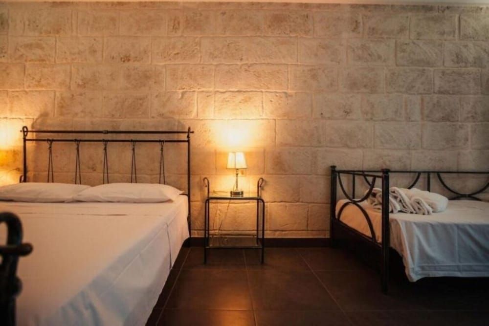 Al Mirador Resort Junior Room 3