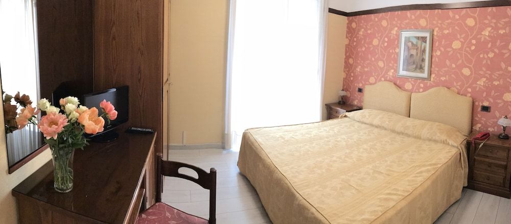 Classic Double Room, Balcony, Lake View
