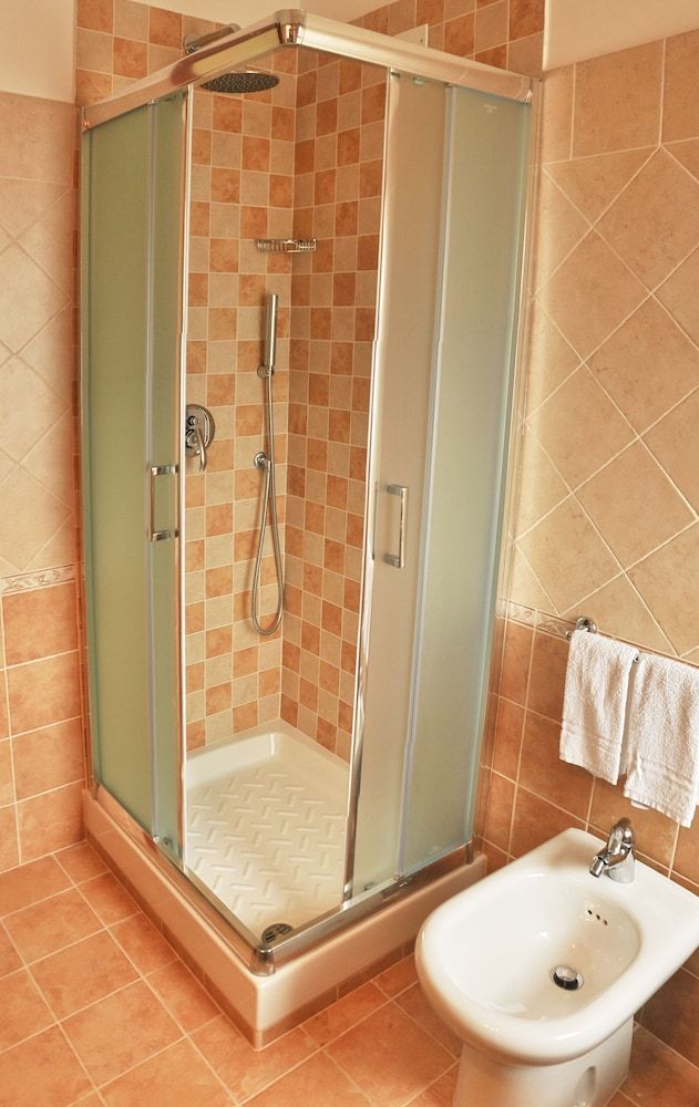 Hotel dei Pini Quadruple Room 3