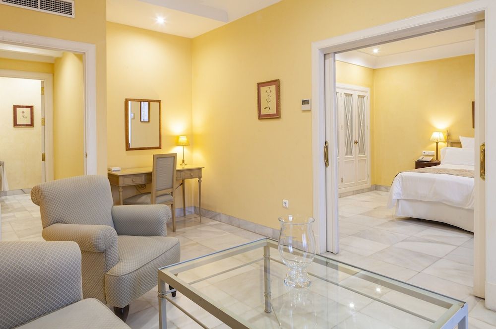 Junior Suite (2 Adults + 1 Children)