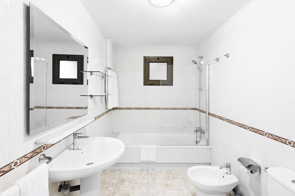 Apartment, 1 Bedroom, Pool View (2 adults and 2 children)