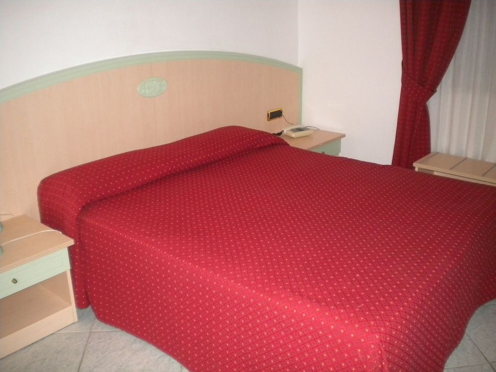 Double Room, 1 Queen Bed