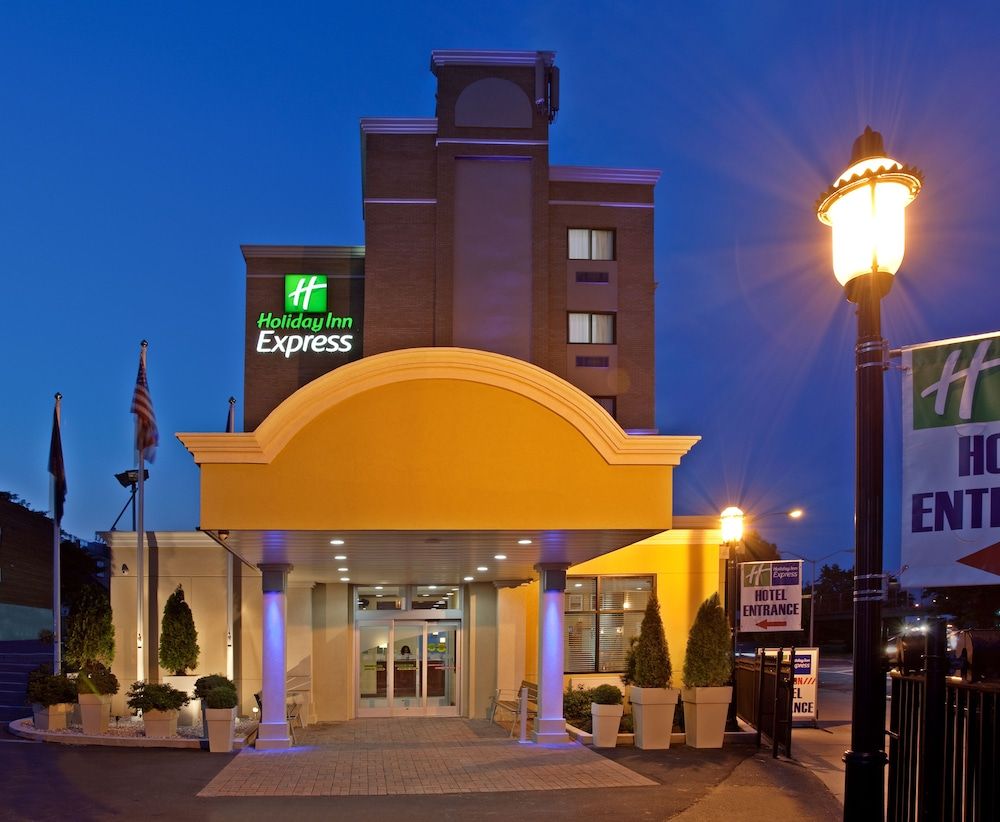 undefined Holiday Inn Express Laguardia Airport by IHG 9